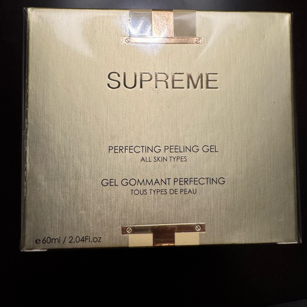 Brand new. Supreme Gold Cleanser Perfecting Gel